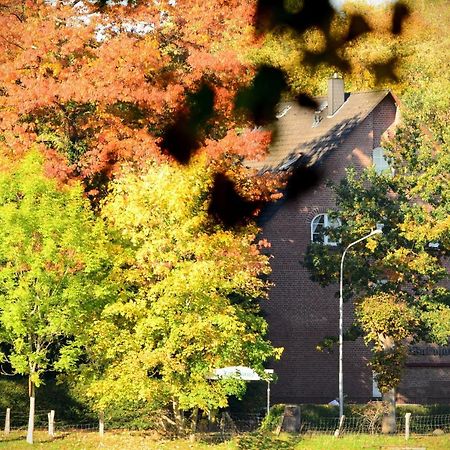 Waldhotel Twiehaus Garni Любек Экстерьер фото